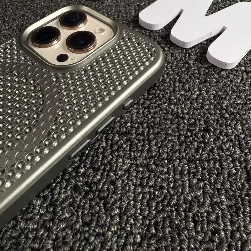 Kompatybilne z iPhone 18 Cellu – Heat Dissipation Mesh Breathable Case recenzja i cena